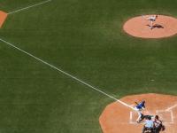 IM电竞APP-猛龙火力全开压制灰熊，班凯罗一锤定音主宰比赛走向