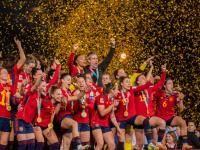 IM电竞APP-包含世界各地女足赛事电视转播率飙升人气不减的词条