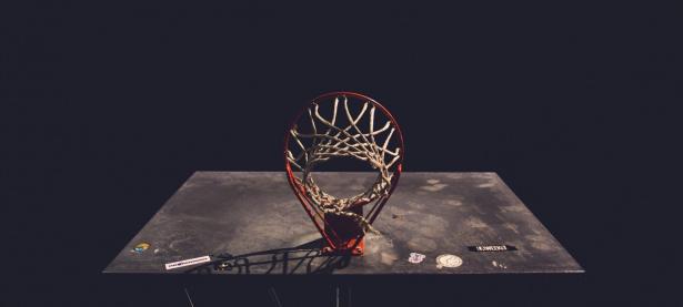 IM竞技-骑士力克福建队，库里状态火热，跨越时空的篮球传奇