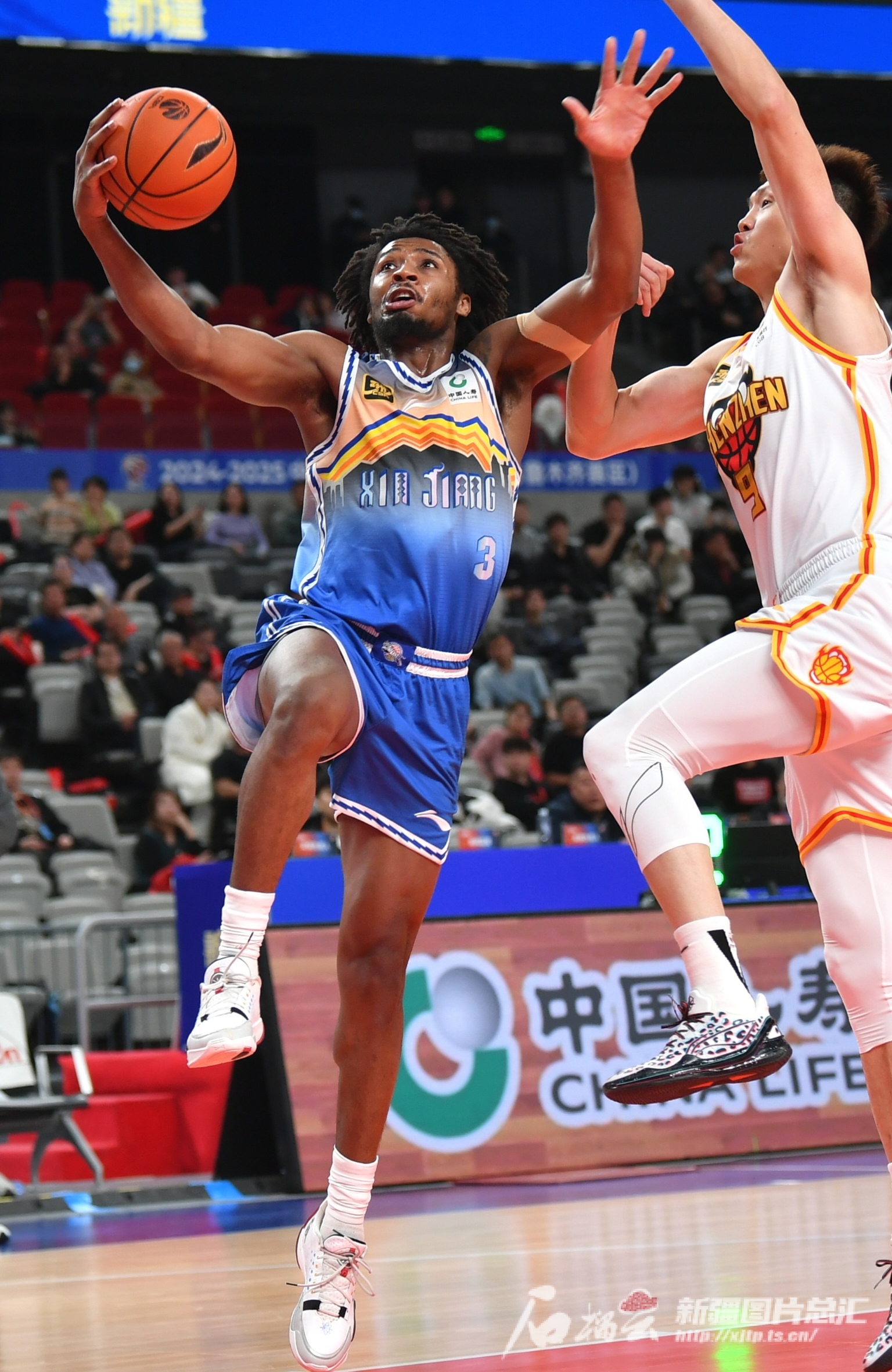 新疆男篮出色发挥，连胜迎来胜利的简单介绍