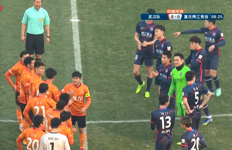 包含球队副队长状态回落，带伤坚持出战的词条