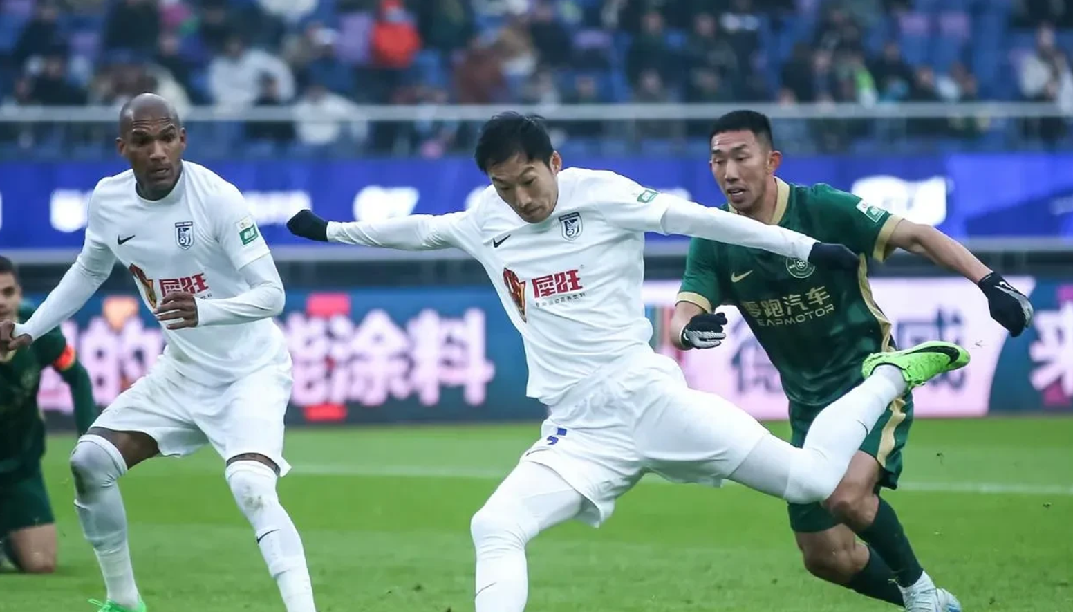 大连一方客场不敌山东鲁能，爆出冷门