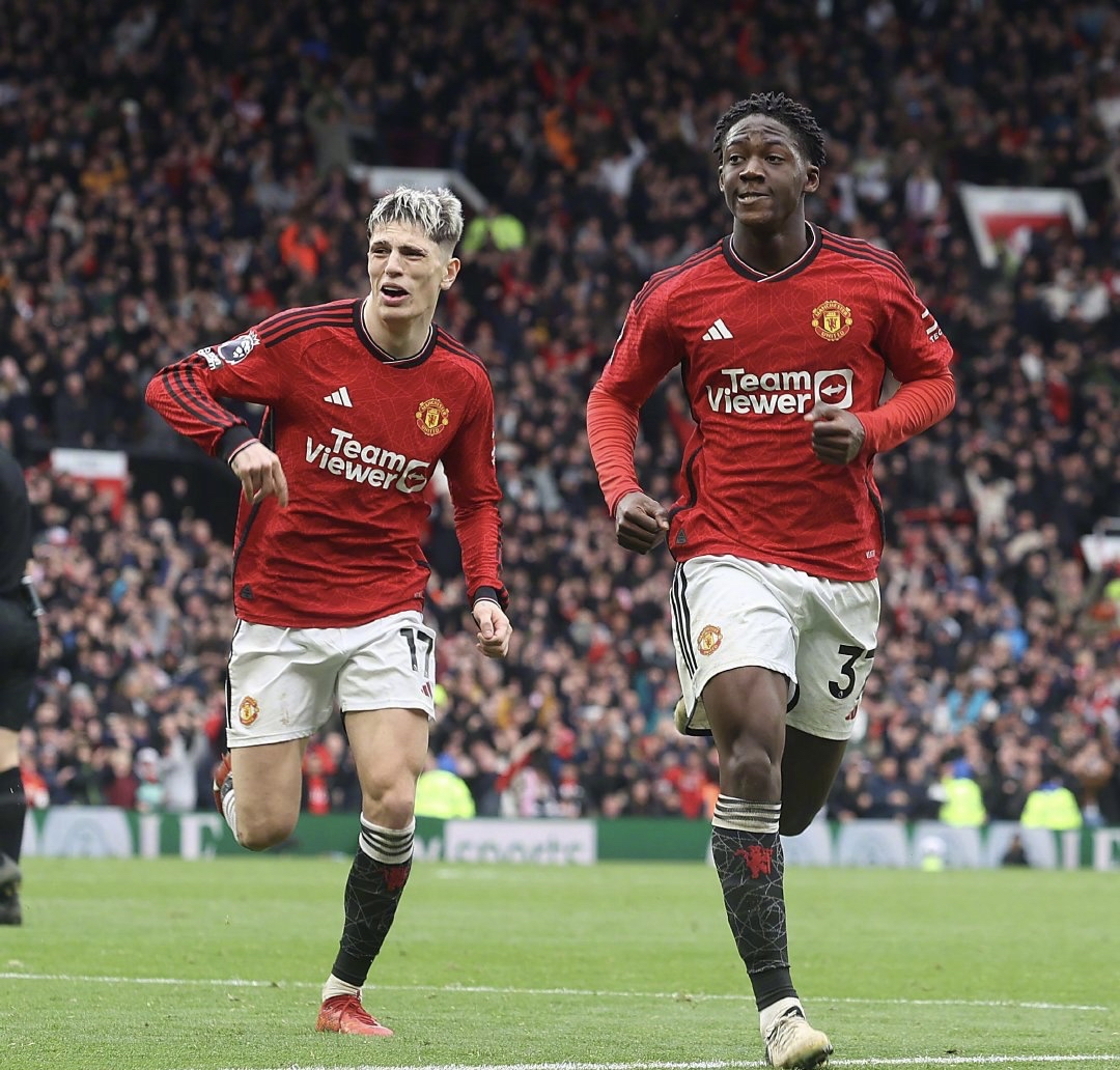 红魔全队抵达英格兰，备战新赛季英超的简单介绍