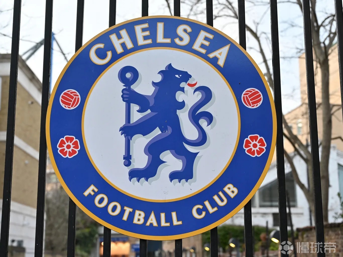 切尔西主帅因言论被罚款，俱乐部发声明