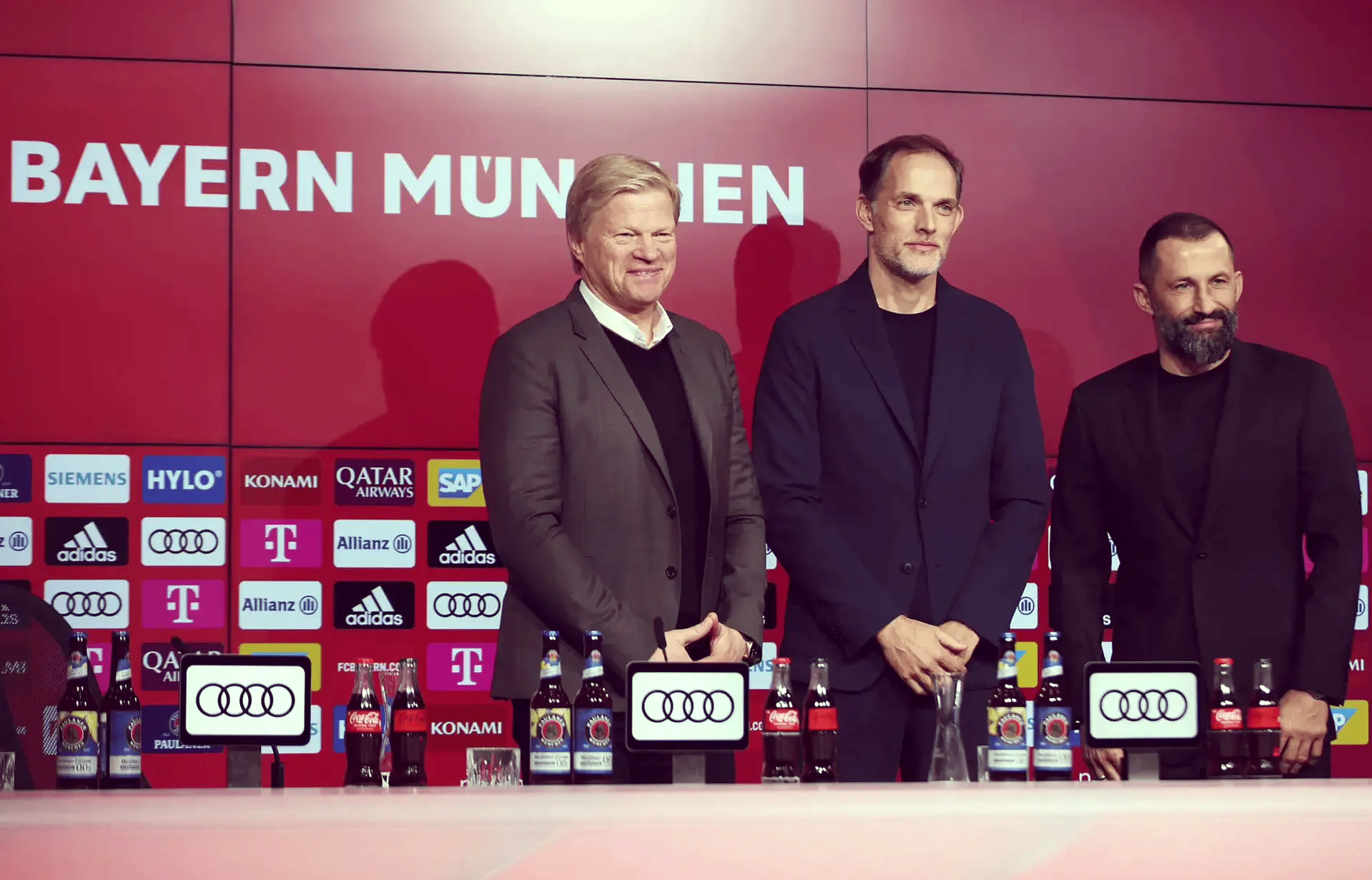 包含拜仁慕尼黑签下新主帅，球迷期待新一季联赛的词条