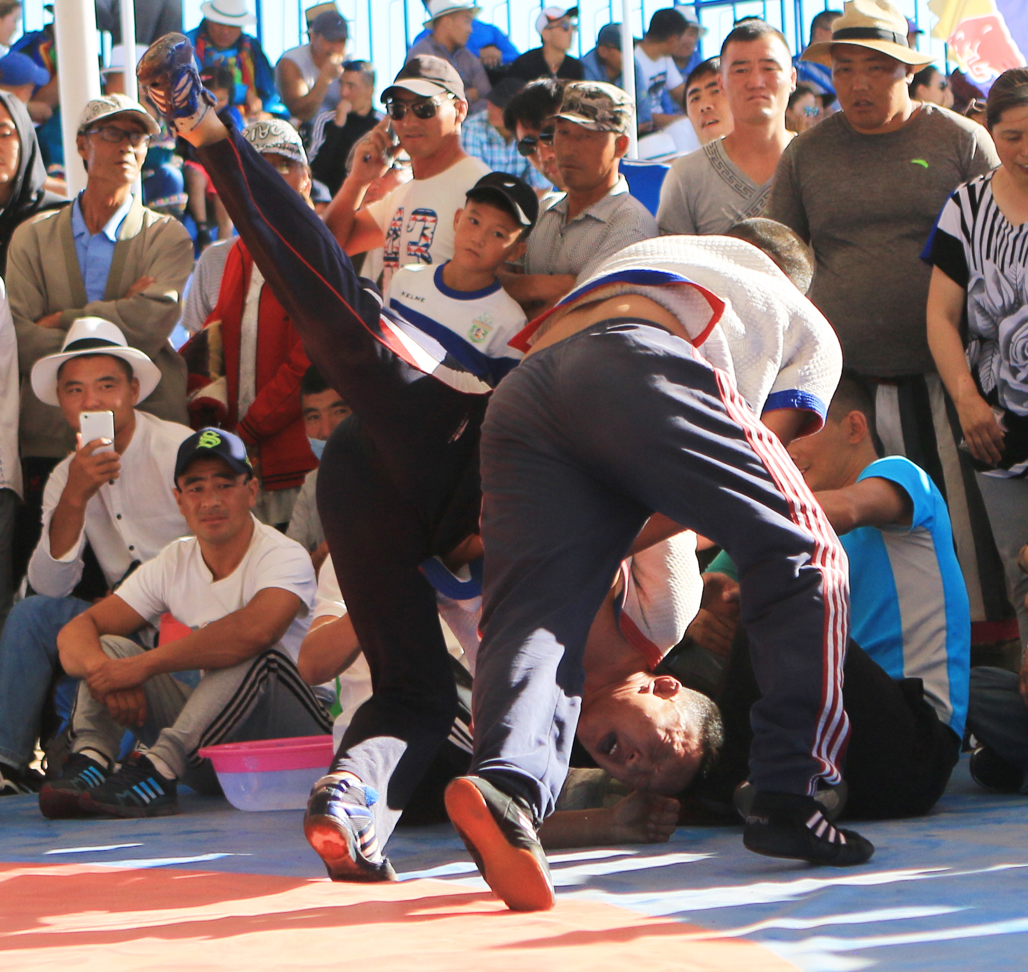 赛场经典对决，球员技艺展示大家眼前的简单介绍