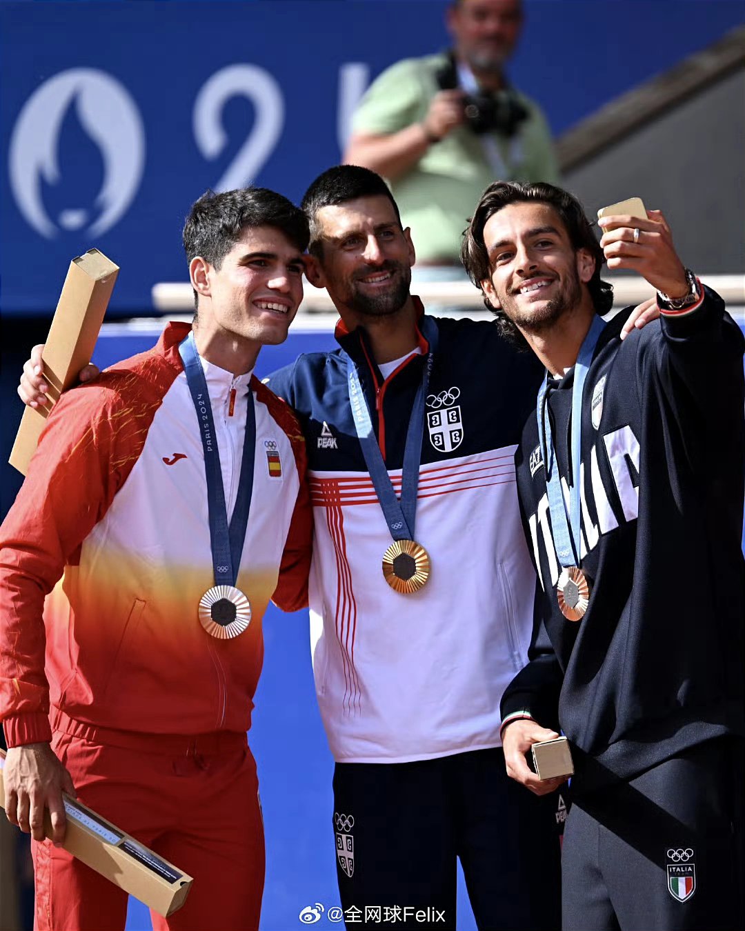 包含蒙特卡洛大师赛完胜戴维斯杯，德约科维奇点燃赛场的词条