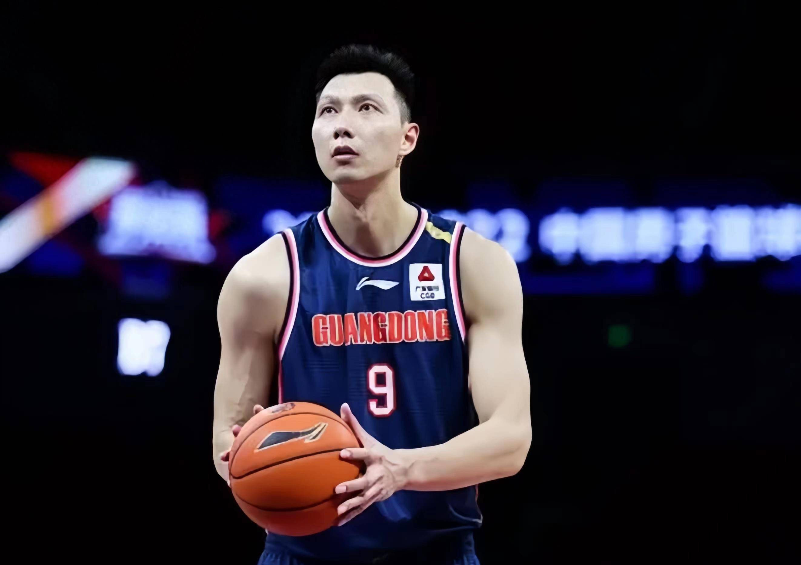 猛龙横扫新疆队，易建联高光表现的简单介绍